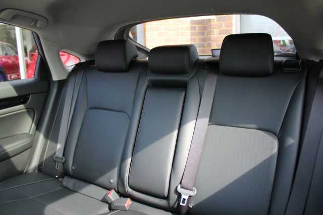 Honda Civic Hybrid 2.0 eHEV Advance 5dr CVT 