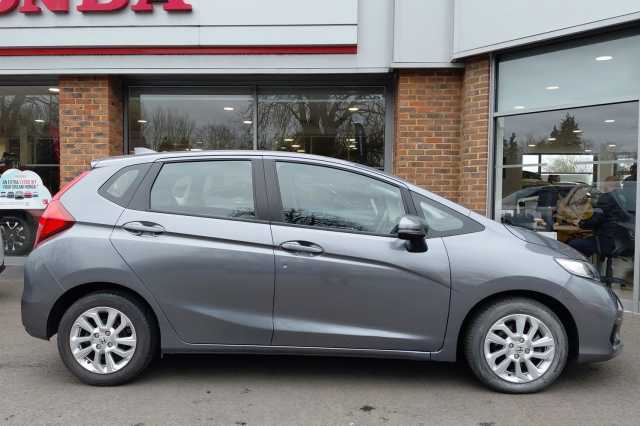 Honda Jazz 1.3 i-VTEC SE 5dr CVT 