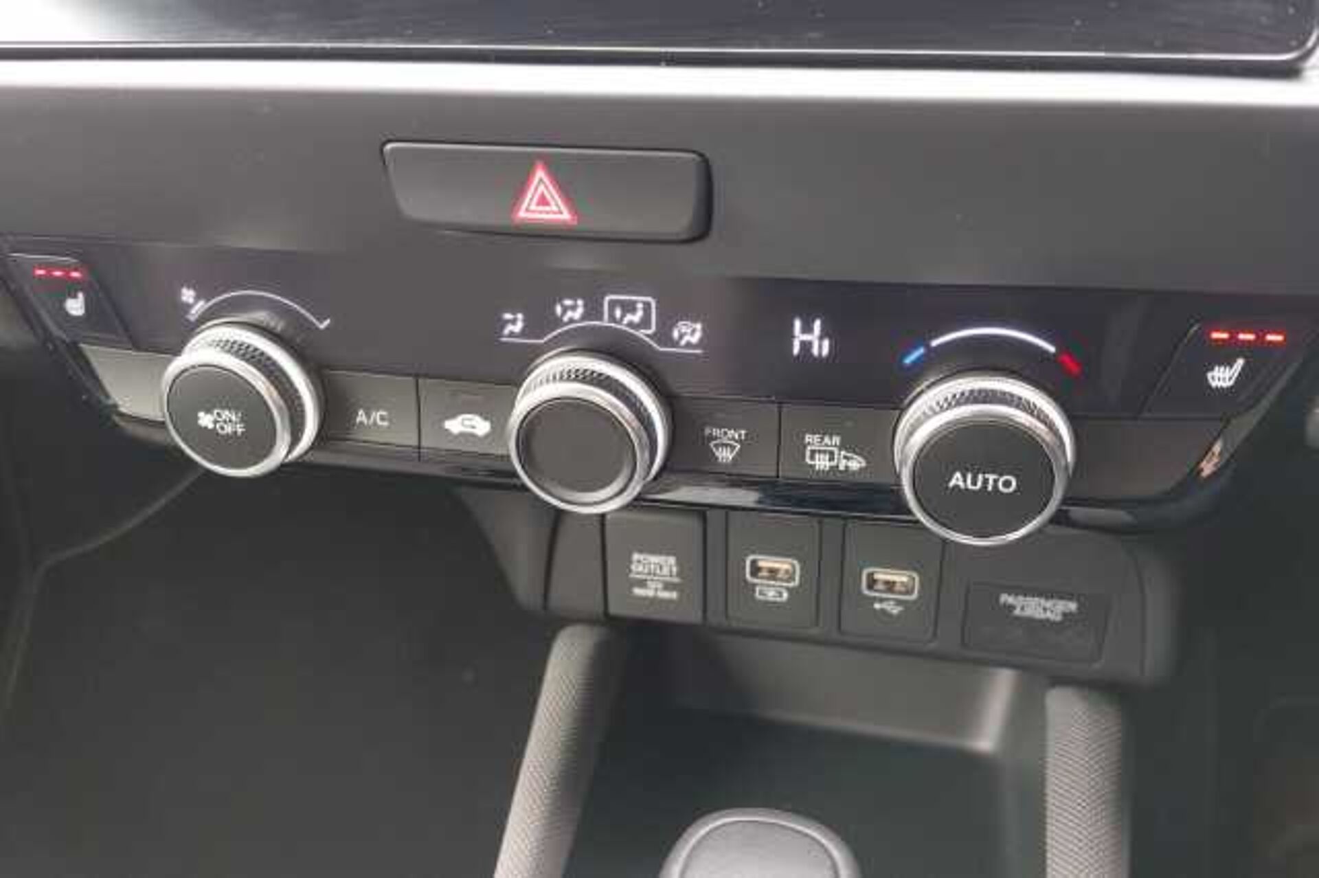 Honda Jazz Hybrid 1.5 i-MMD Hybrid Crosstar EX 2 Tone 5dr eCVT 