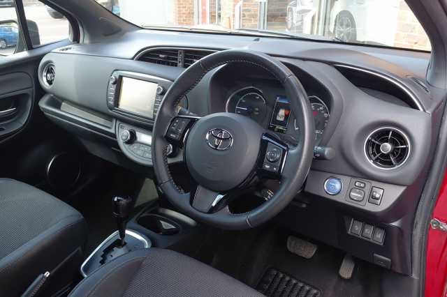 Toyota Yaris 1.5 Hybrid Excel 5dr CVT 