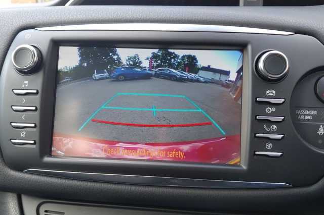 Toyota Yaris 1.5 Hybrid Excel 5dr CVT 