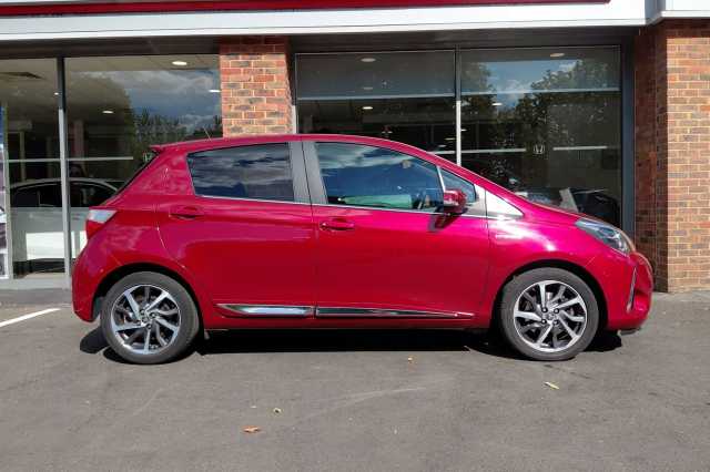 Toyota Yaris 1.5 Hybrid Excel 5dr CVT 
