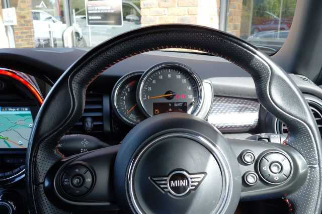 MINI Cooper S 2.0 Cooper S Sport II 3dr 