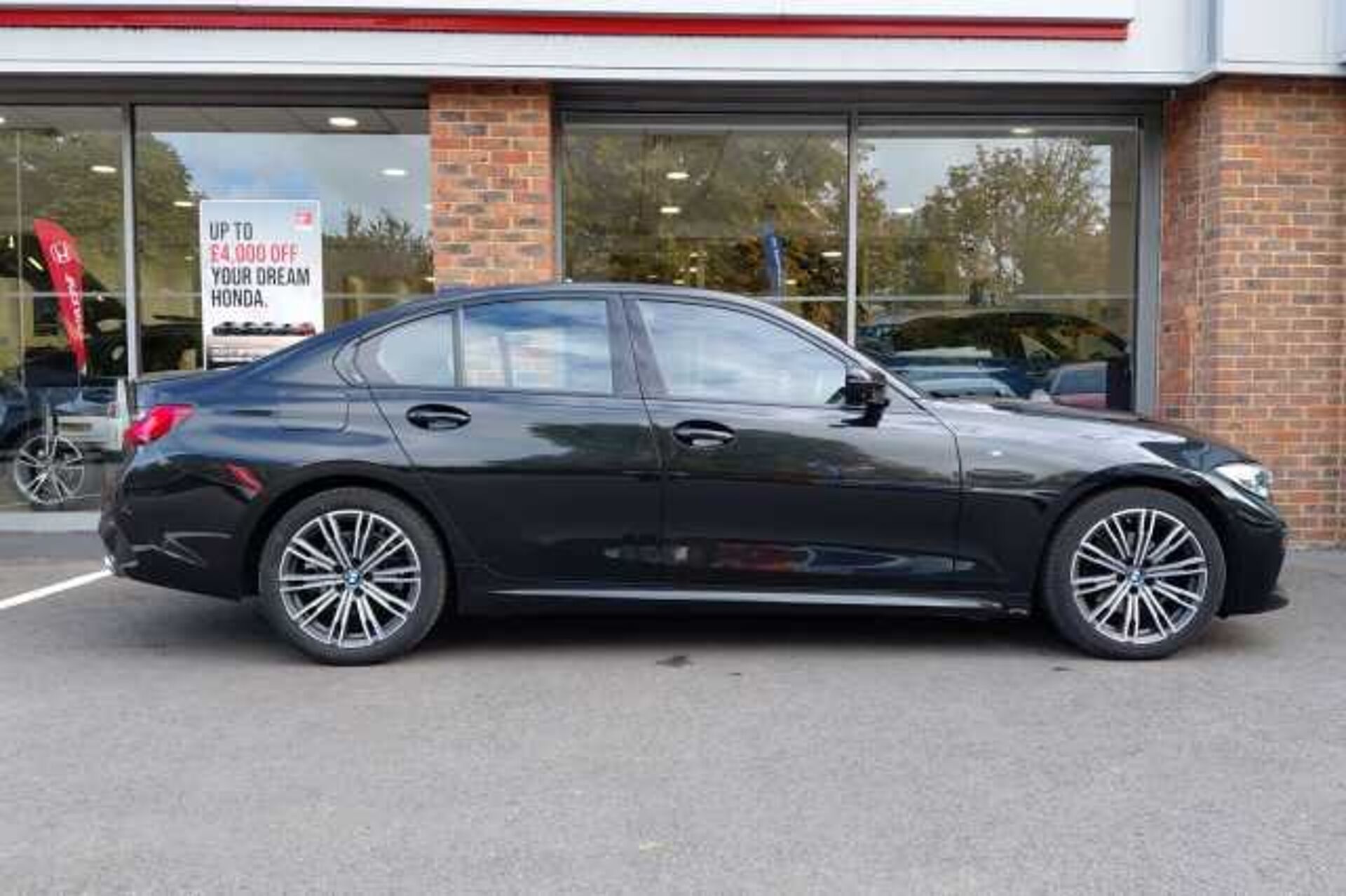 BMW 320 Saloon 320d xDrive M Sport 4dr Step Auto 