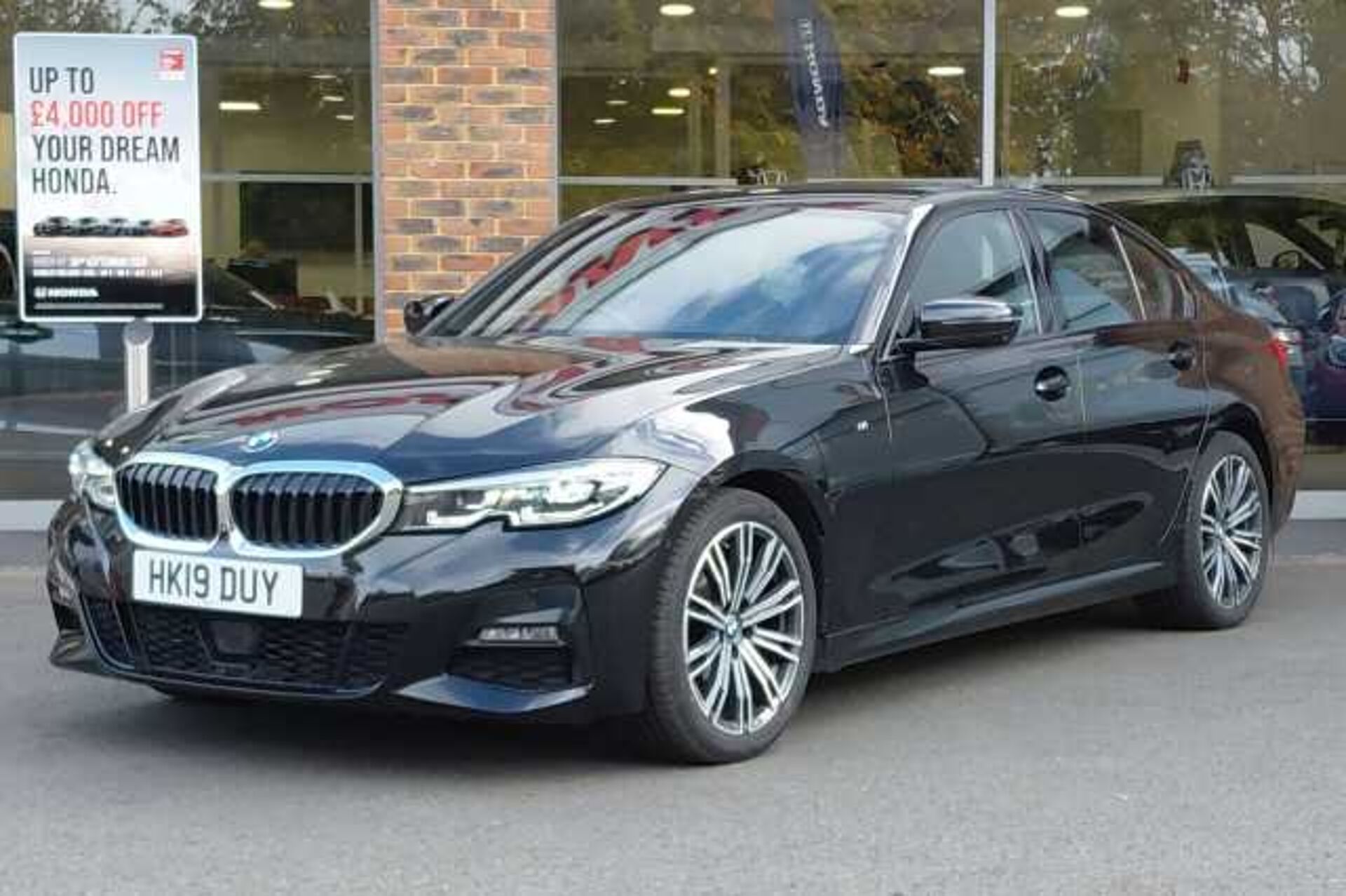 BMW 320 Saloon 320d xDrive M Sport 4dr Step Auto 