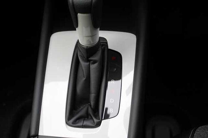 Honda Jazz Hybrid 1.5 i-MMD (109ps) SR eCVT 