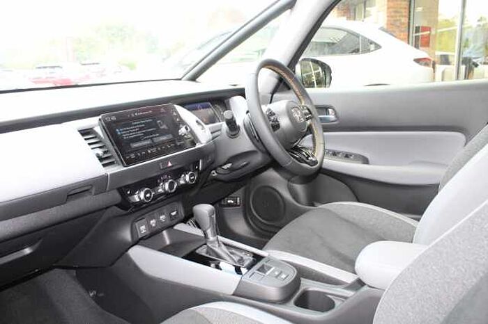 Honda Jazz Hybrid 1.5 i-MMD (122ps) Advance Sport eCVT 