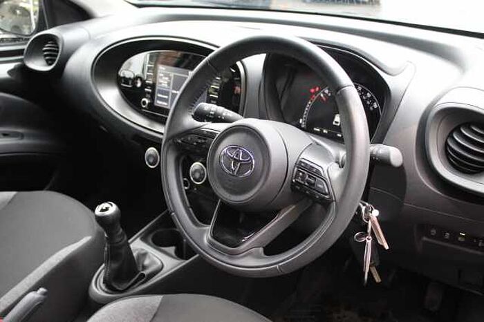 Toyota Aygo X 1.0 VVT-i (71bhp) Pure 
