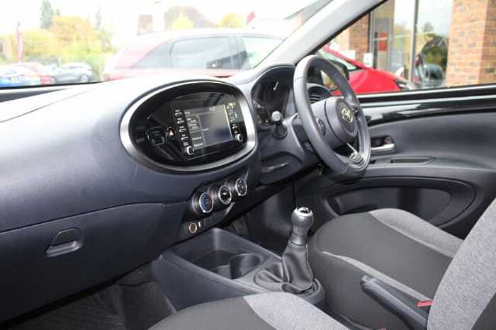 Toyota Aygo X 1.0 VVT-i (71bhp) Pure 