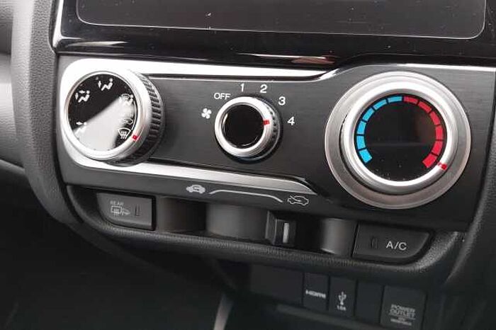 Honda Jazz 1.3 i-VTEC SE 5dr CVT 