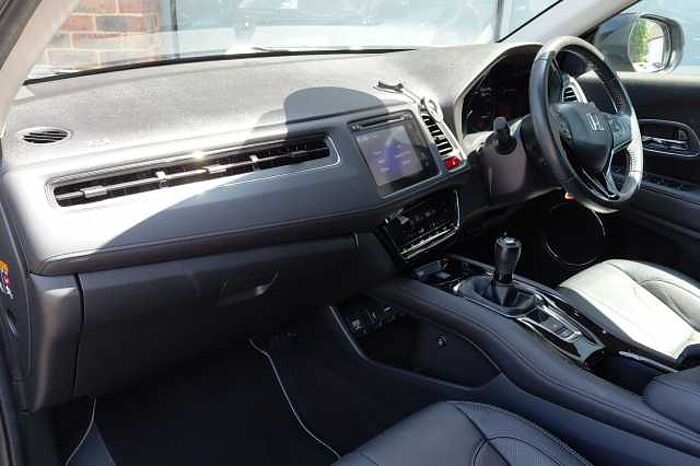 Honda HR-V 1.5 i-VTEC Black Edition 5dr 