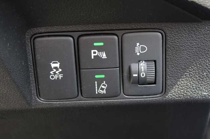 Honda Civic 1.8 i-VTEC Sport Nav 5dr Auto 