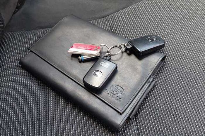 Toyota Yaris 1.5 Hybrid Excel 5dr CVT 