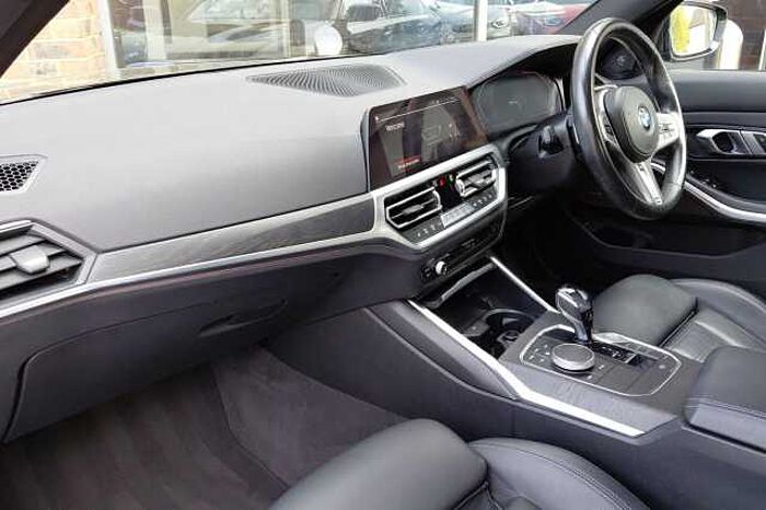 BMW 320 Saloon 320d xDrive M Sport 4dr Step Auto 